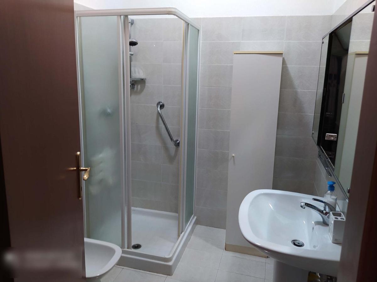 Stanza Con Bagno Ed Accesso Privati Hotel Trieste Exterior foto